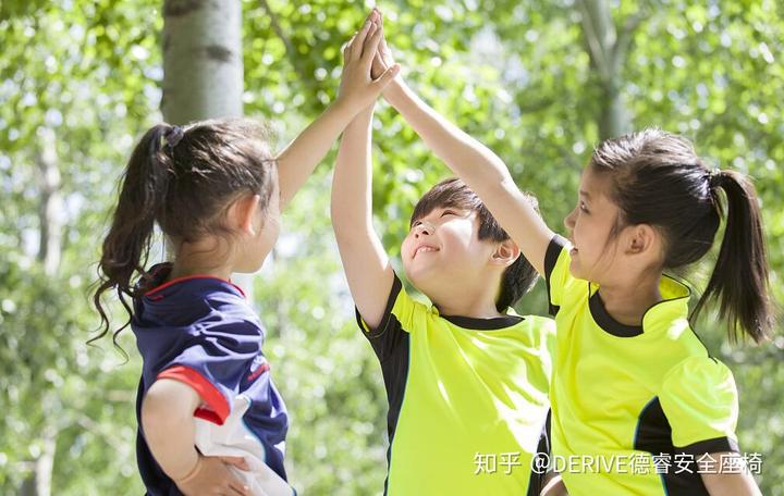 美股异动 | 苹果(AAPL.US)涨近3% 将再投资1000亿美元用于美国制造业