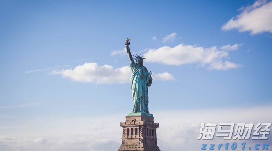 我市组织春季应征女青年上站体检