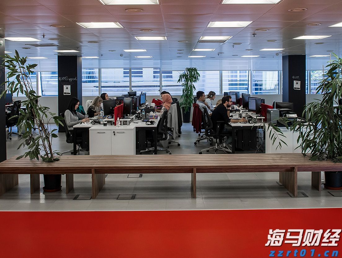 巴克莱Q2持仓报告:加大对AI股投资