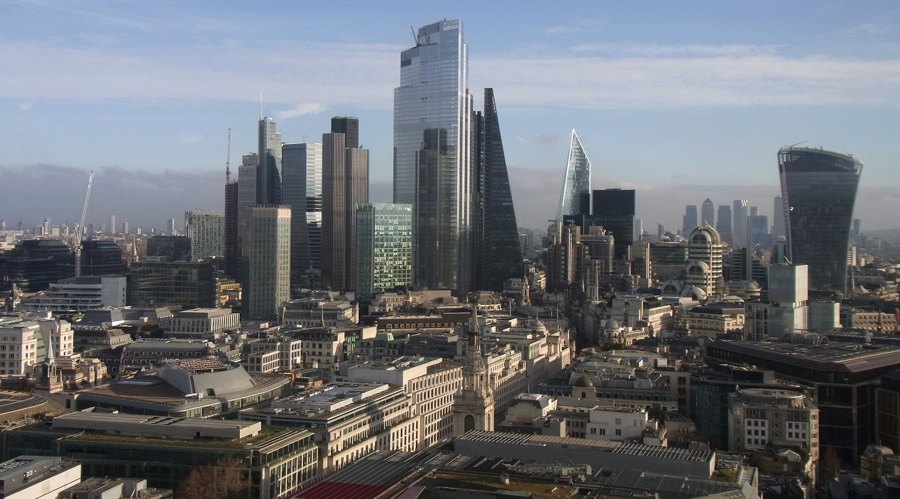 “剑鱼”17时升级为强热带风暴，预计强度逐渐增强