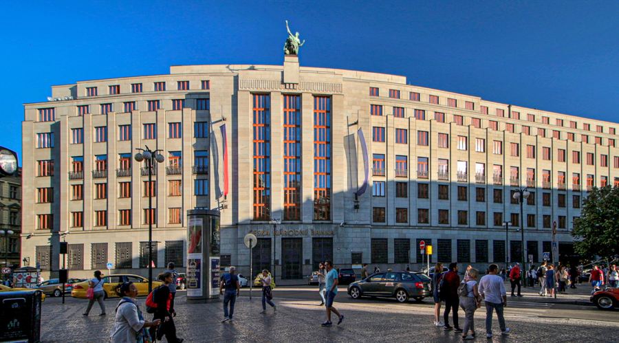 对冲基金以一年最快速抛售美股科技股 转战必需消费品股