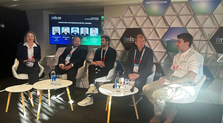 美股前瞻 | 三大股指期货全面上涨,美欧达成15%关税协议,“超级周”来临