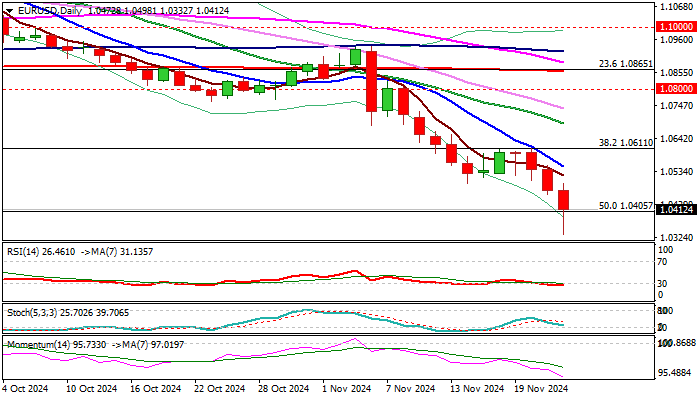 湛江海关在跨境电商渠道查获涉嫌侵犯商标权手提包49个